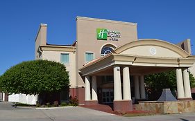 Holiday Inn Express & Suites Gainesville